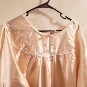 Women's nightgown